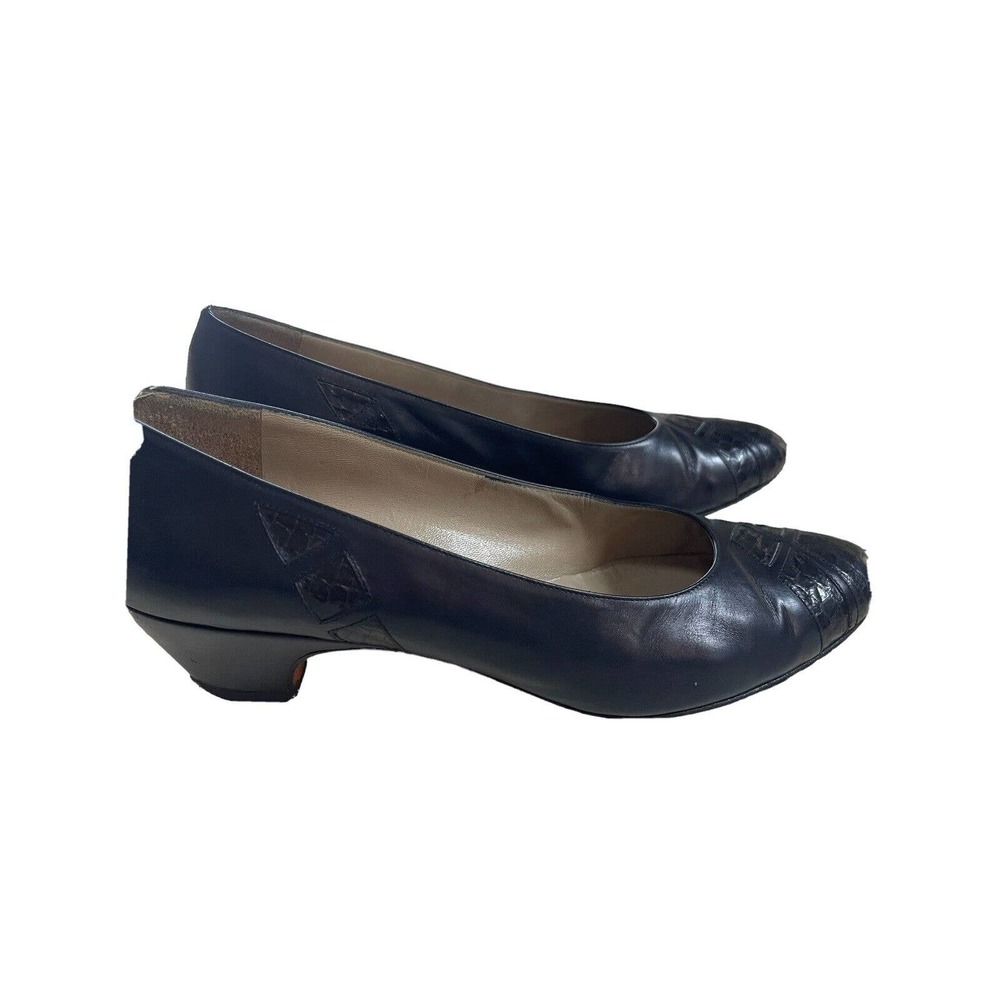 Salvatore Ferragamo Navy Leather pump with snake Skin accents 7.5AA